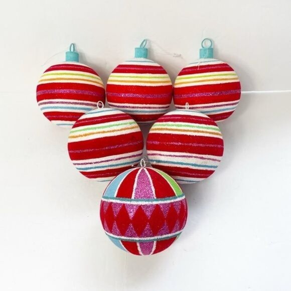 Christmas Ornaments Lot of 6 Lightweight Vintage Inspired Large Diameter - Picture 2 of 6